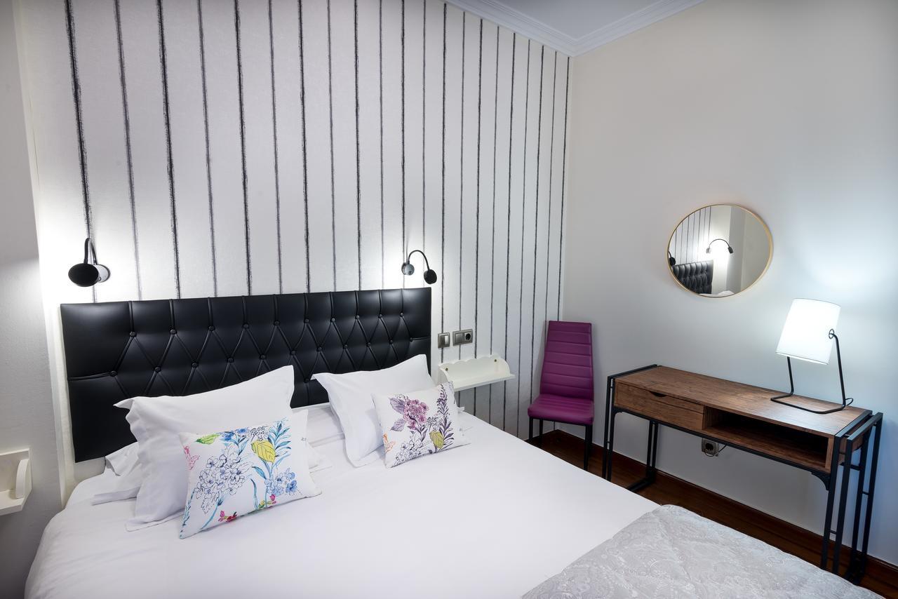 Cuatro Caminos Rooms Torrelavega Exterior foto